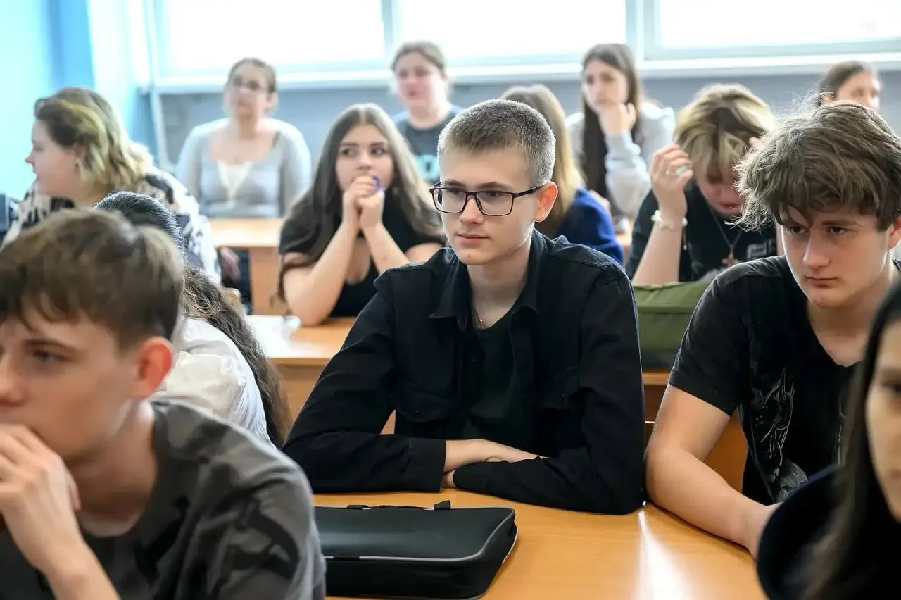 👍 Путешествие по разным странам совершили подольские студенты на познавательной викторине  Интеллект