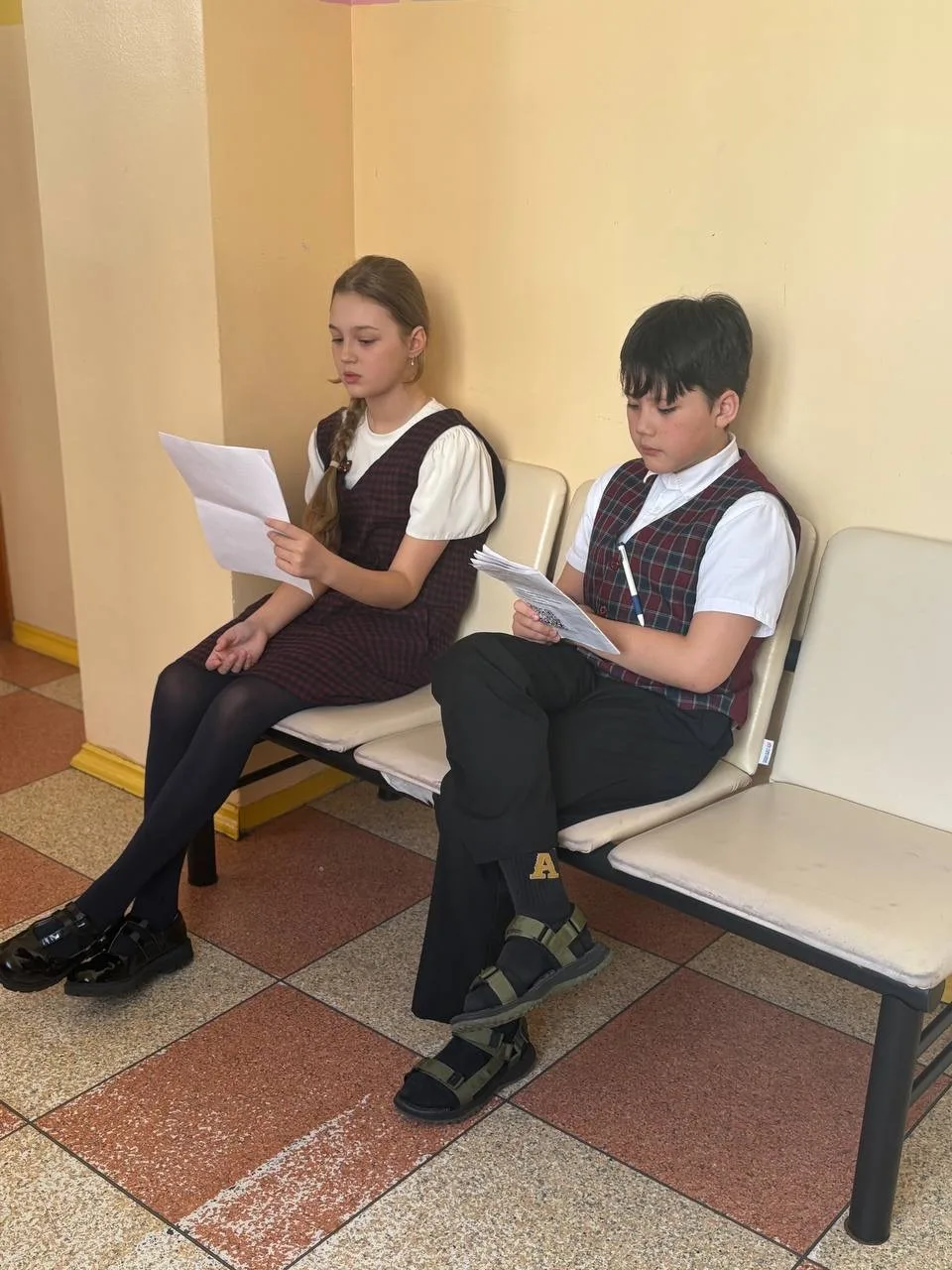 🛋️ Комфорт начинается с мелочей

Школа — это место, где ребята проводят значительную часть дня. Поэ