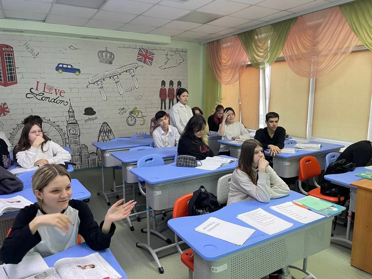 В МАОУ СОШ №32 продолжаемся Неделя гуманитарных наук. Это событие стало настоящим праздником для все