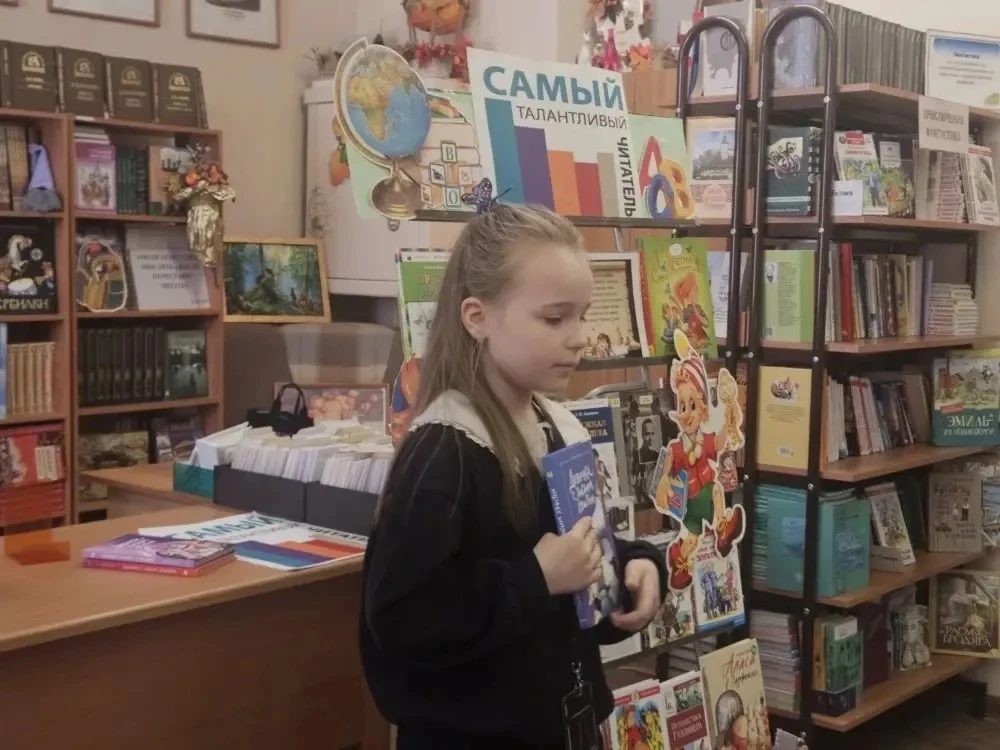Наши читатели  📚 В нашей школьной библиотеке прошел литературный конкурс «Самый талантливый читатель