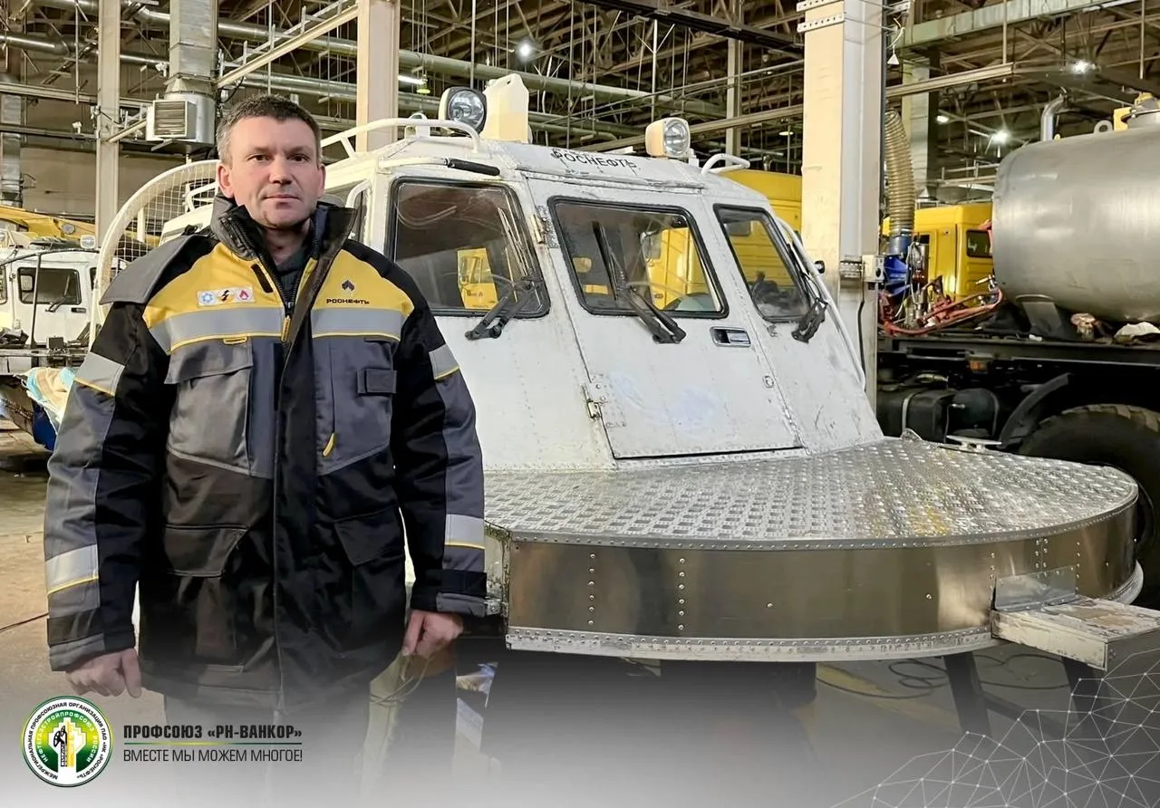 👷‍♂️ Знакомимся с Романом Борзых - рулевым маломерного судна отдела эксплуатации транспорта на объек