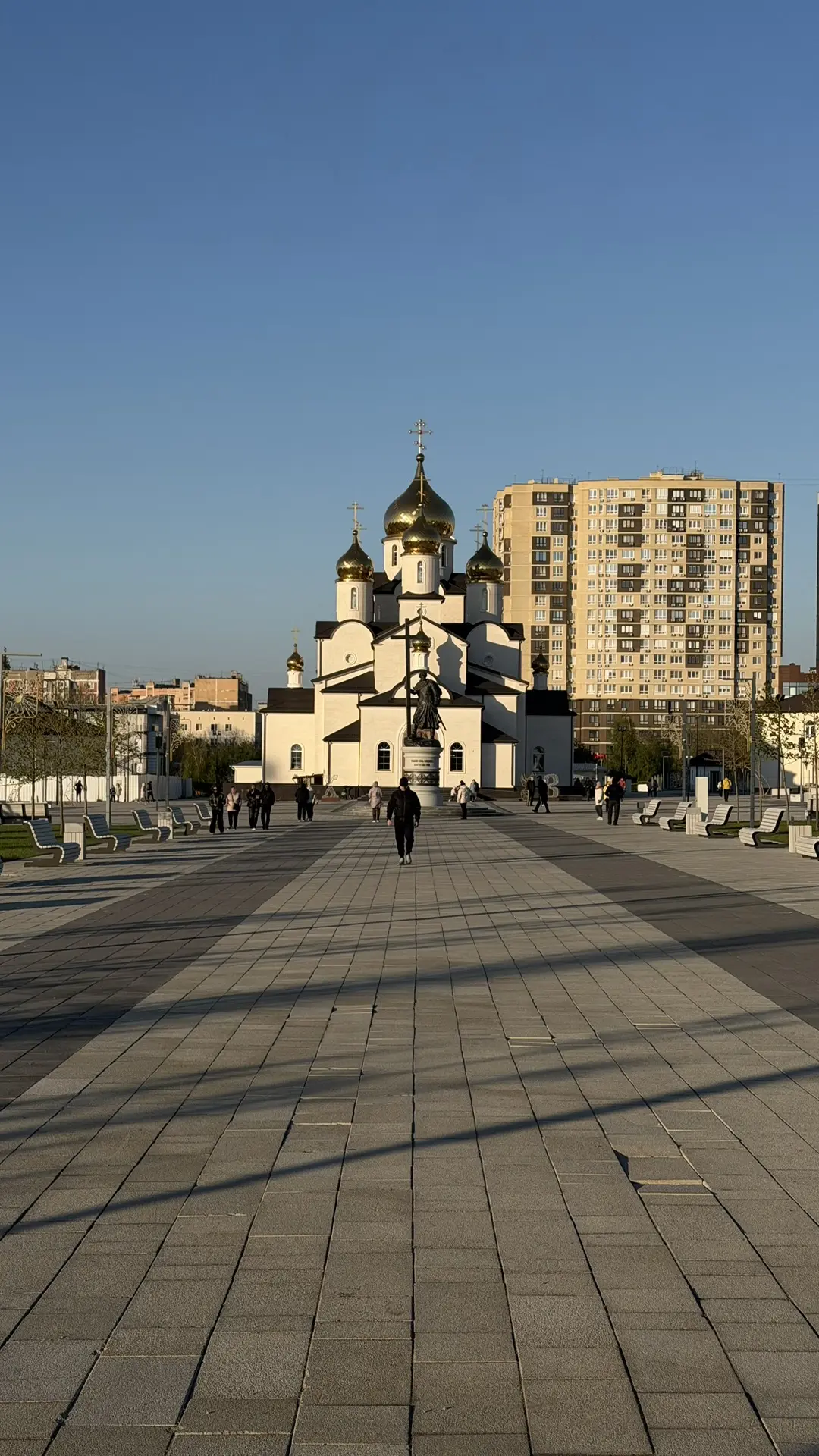 Крещенский парк - это рекреационно-религиозный комплекс.   Парк включает в себя храм Святого равноап