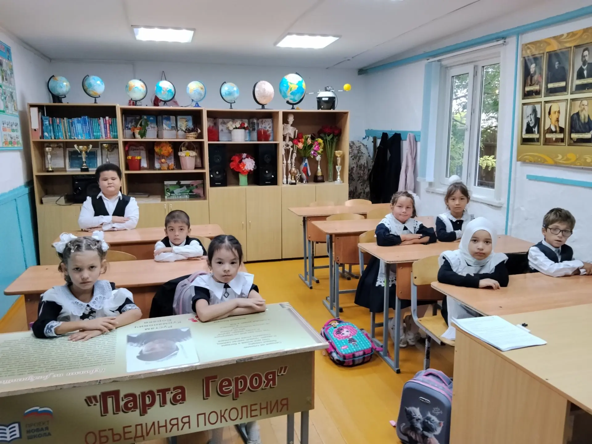 В рамках реализации программы "Разговоры о важном" был проведён урок на тему "Блокада Л...