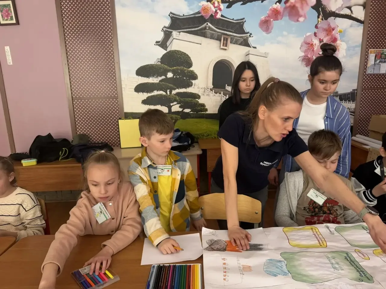 Второй день в лагере: секреты по выживанию 😎  Кажется, наши юные путешественники уже готовы покорять