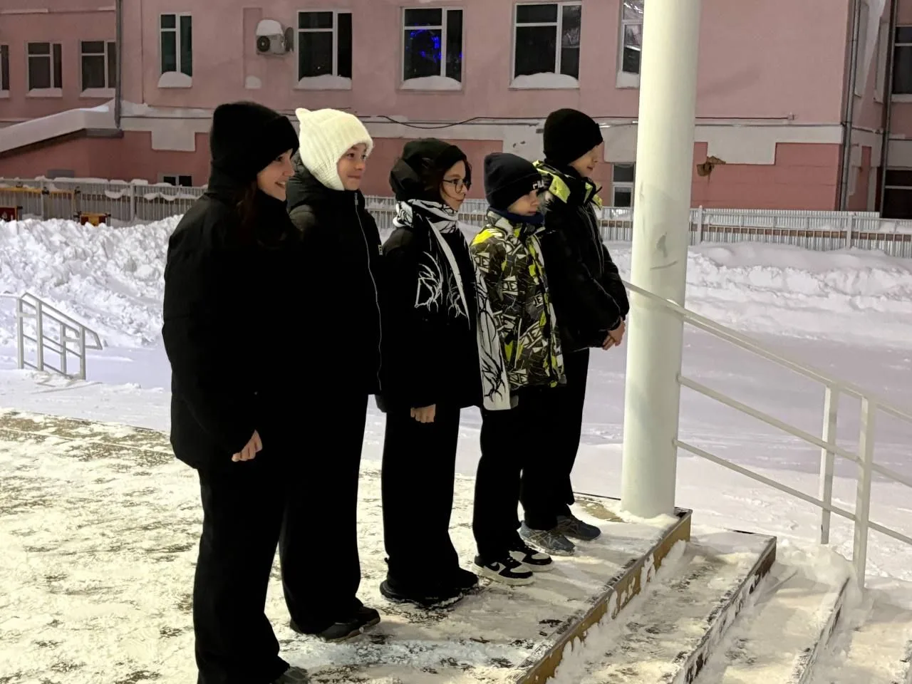ЕЖЕНЕДЕЛЬНАЯ ОБЩЕШКОЛЬНАЯ ЛИНЕЙКА В НАШЕЙ ШКОЛЕ 16 февраля 2026 года. «Разговоры о важном». Тема: "Г