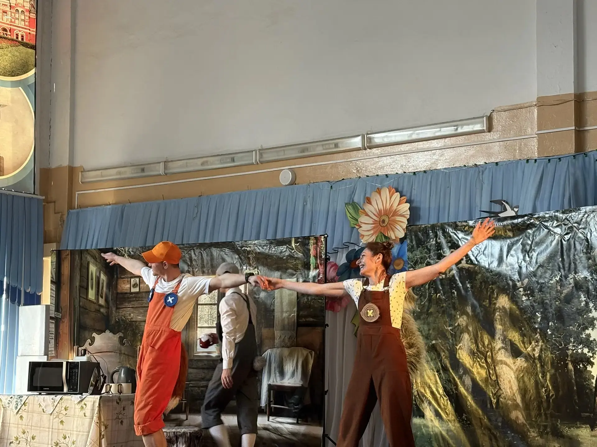 "Азбука безопасности"   🎭 В нашей школе прошло яркое событие 🎭  Артисты театра "Актёрский дом" предс