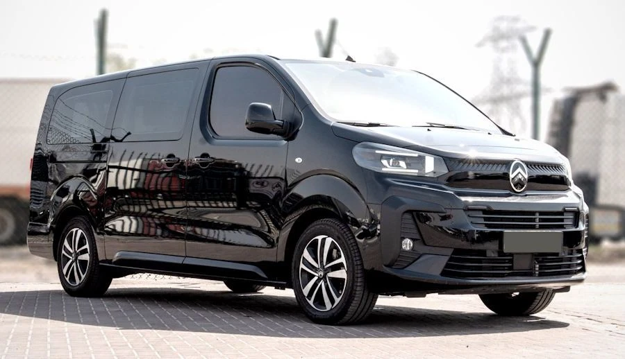 На российском рынке снова начали предлагать минивэны Citroen Spacetourer. Как утверждается, это офиц