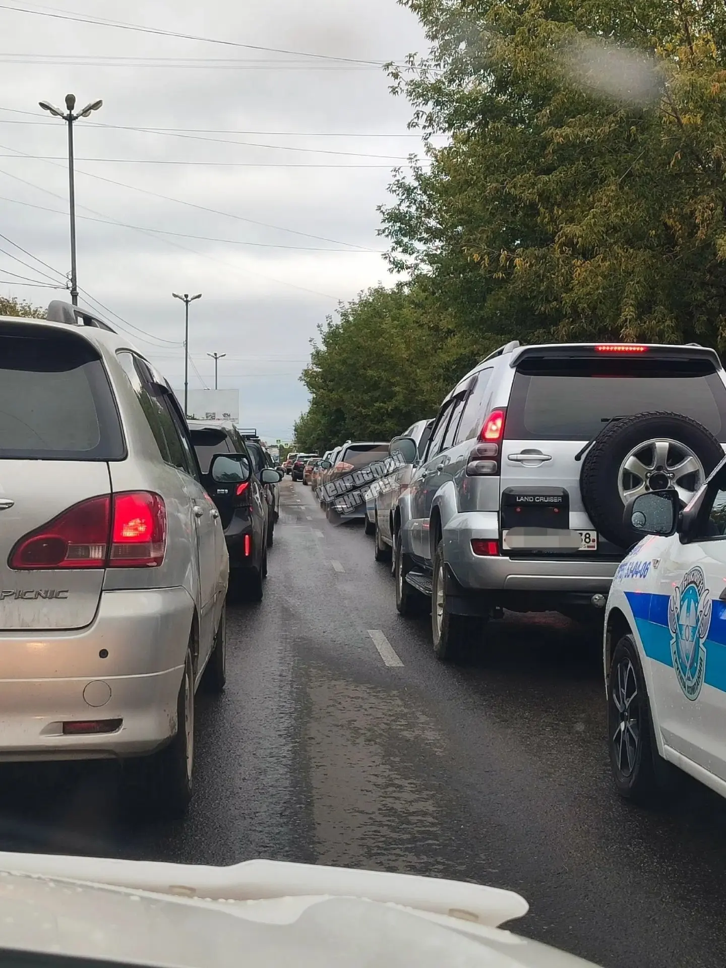 Что-то не то сделали со светофором на Ангаре, пробки теперь по Ворошилова, от брачки...
