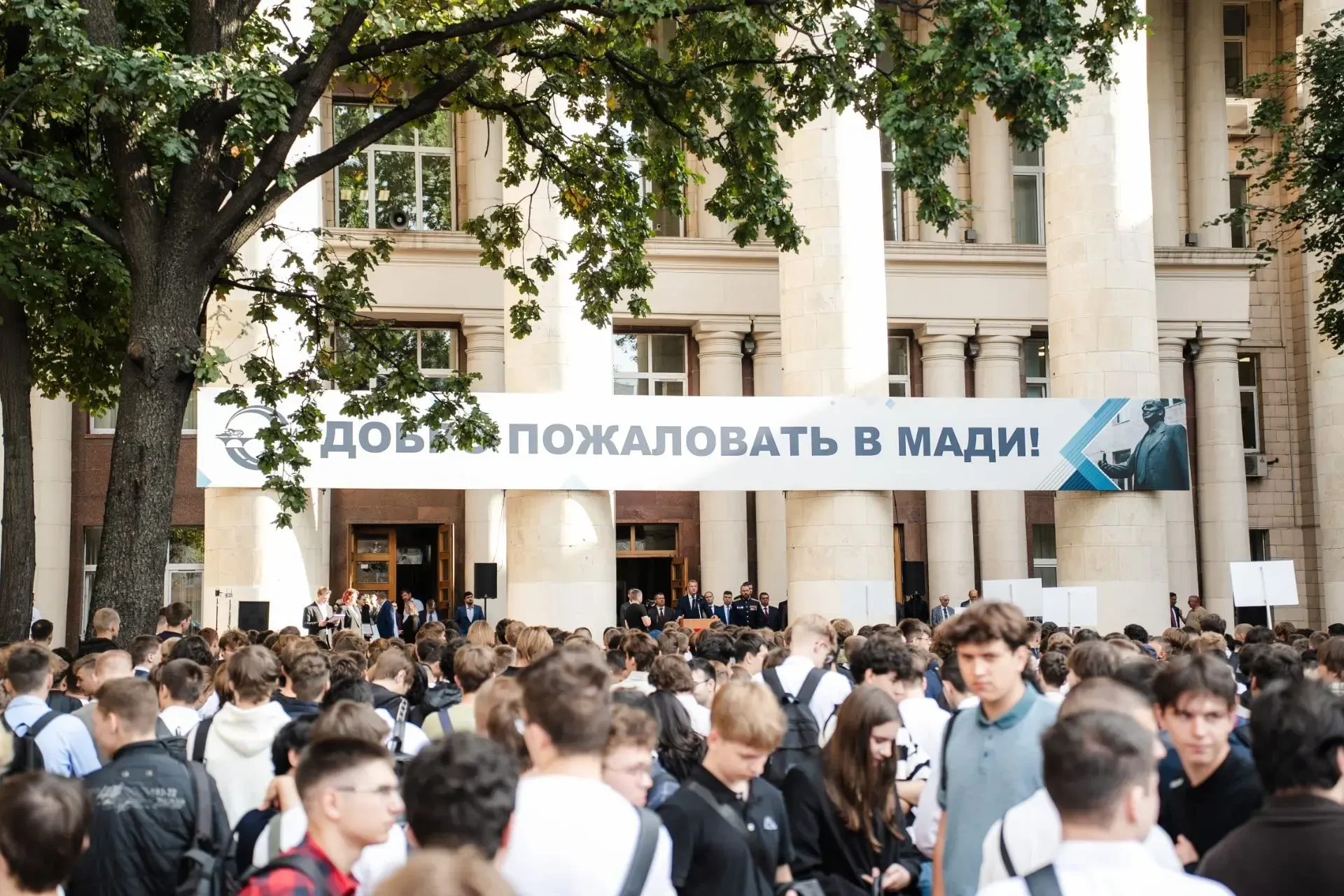 Вспоминаем яркие моменты торжественной линейки!