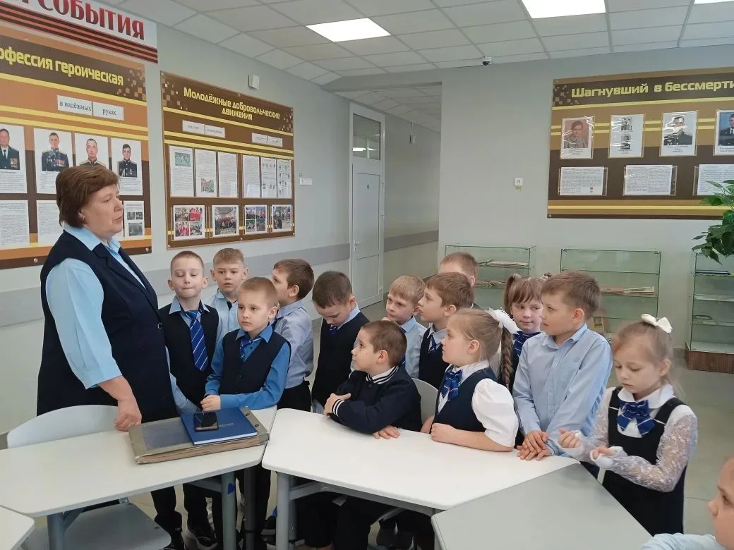 В рамках трека "Орленок - Хранитель исторической памяти" юные орлята 1 "А" класса посетили школьный 