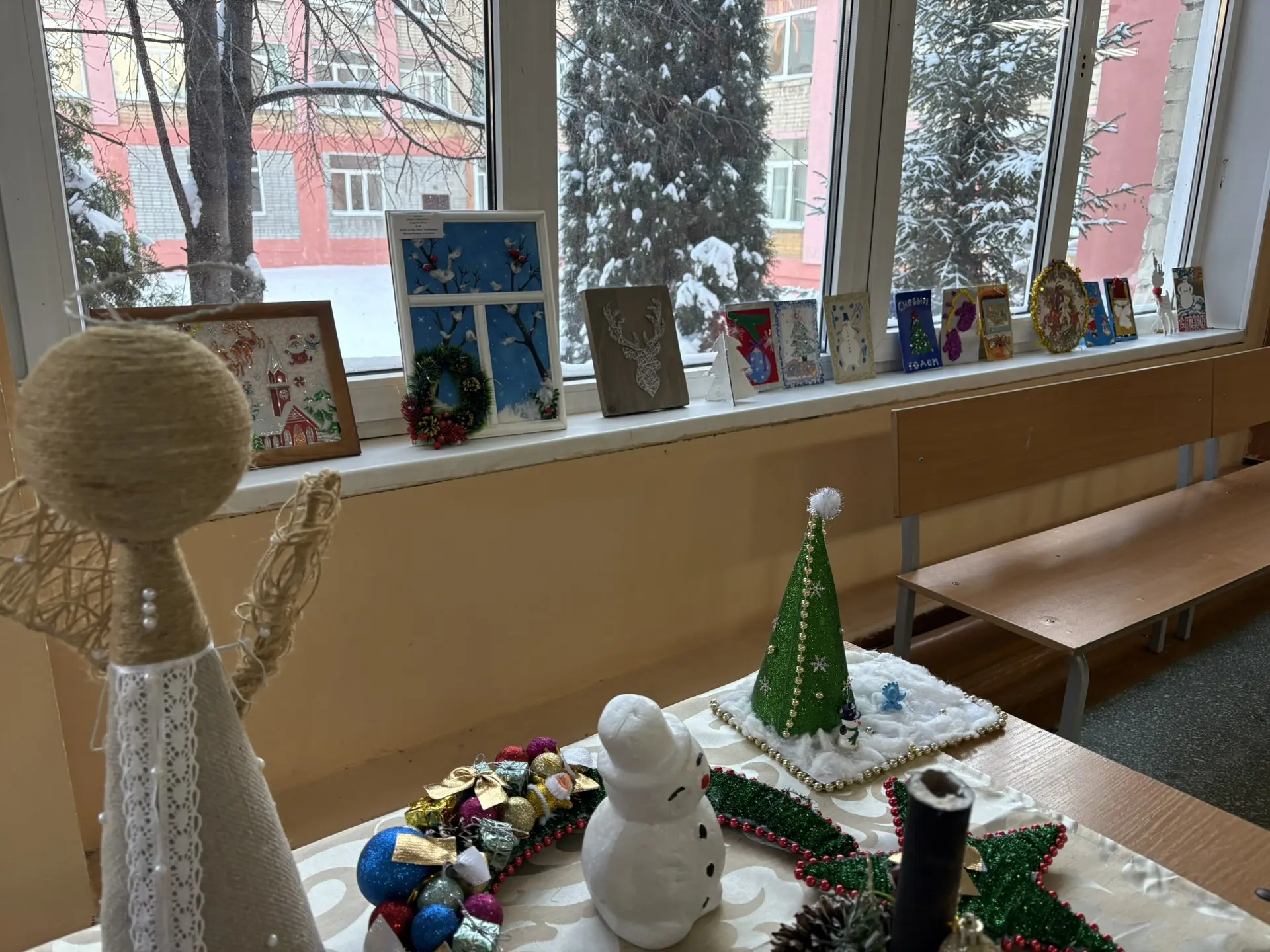 #СОВА Школа встречает Новый год!🎉🎄🎄🎅 Дорогие ученики и учителя! Совсем скоро прозвенит последний в э
