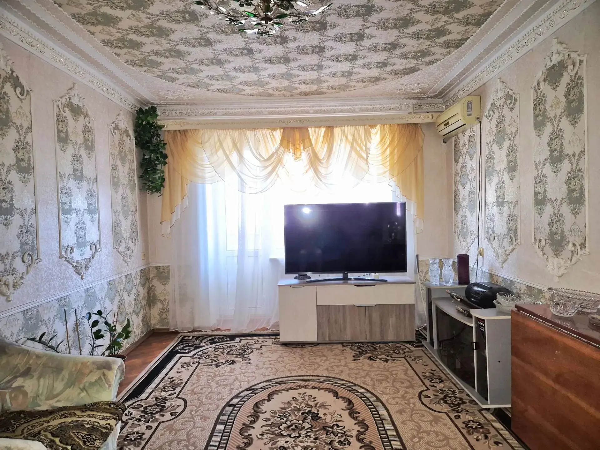 ПРОДАЕТСЯ 3-КОМНАТНАЯ КВАРТИРА в Бердянске