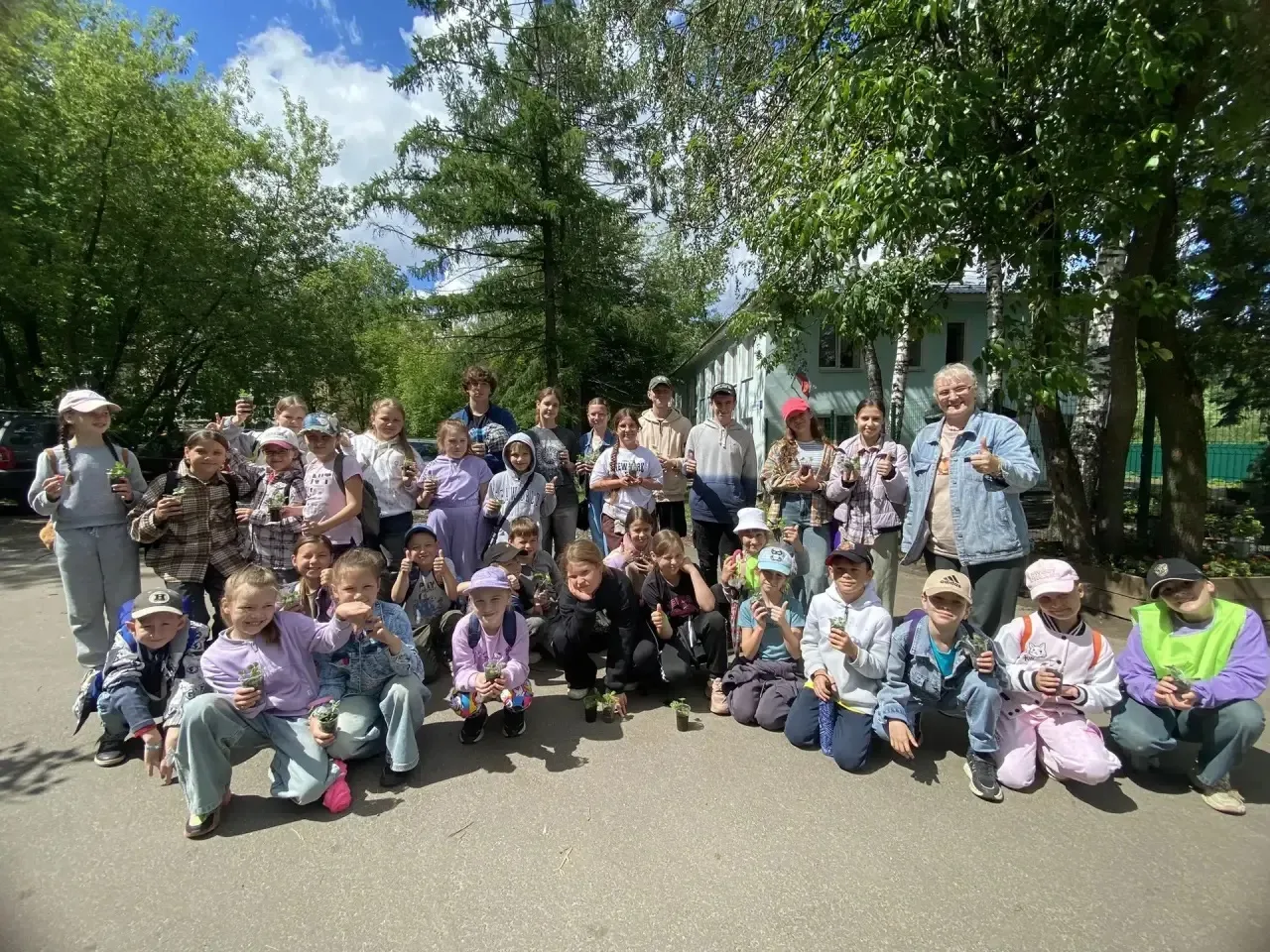 День родной природы в «Солнцевороте»: от росточка до цветочка 🌱💚

Сегодня в нашем лагере был очень