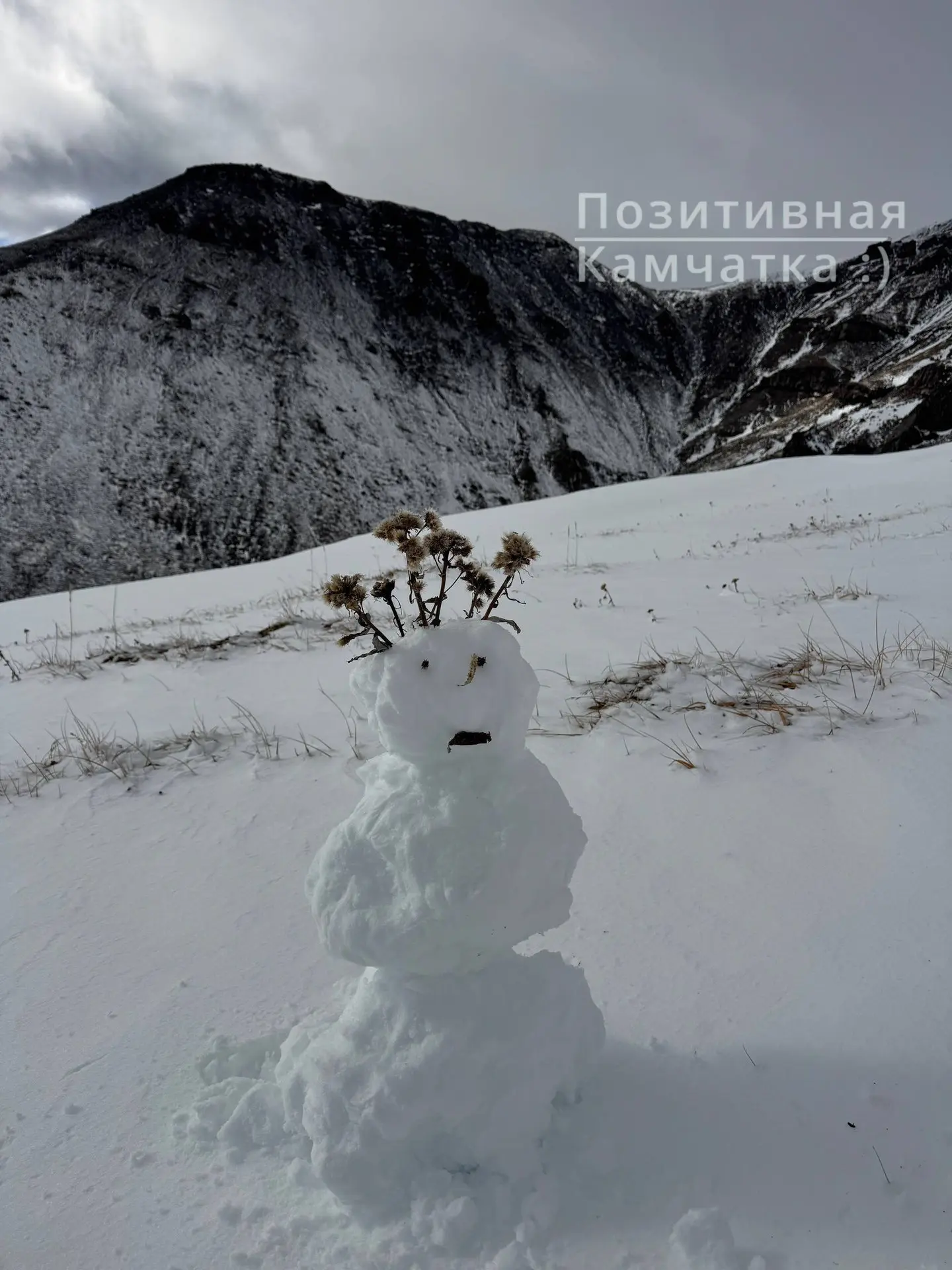 ⛄"Уже лепим снеговиков в горах", - пишет нам @Cherey_7