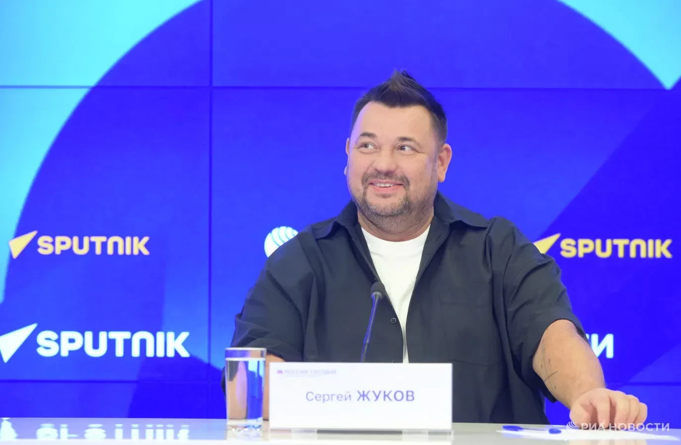 Московский суд признал права Сергея Жукова и Алексея Потехина на песни группы «Руки вве...