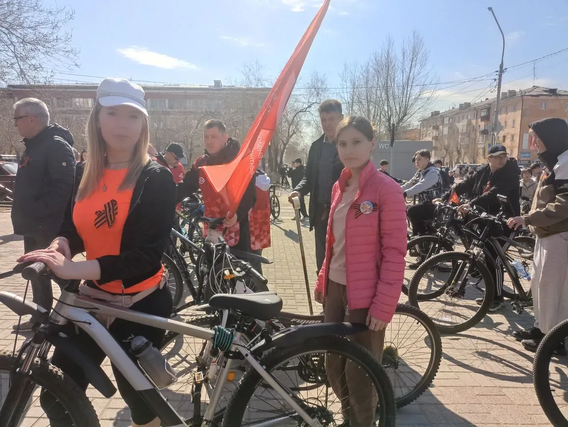 🌟 Память, спорт и гордость за город: ученики школы №65 на велопробеге «Звезда Победы»! 🌟  В преддвер