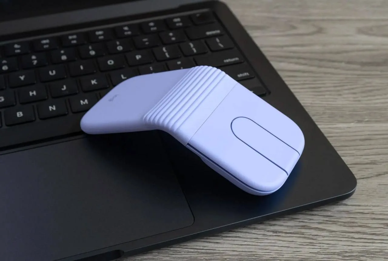 Такую раскладушку мы одобряем.
 
Logitech выпустила мышку Mobi Fold, которая умеет складываться попо
