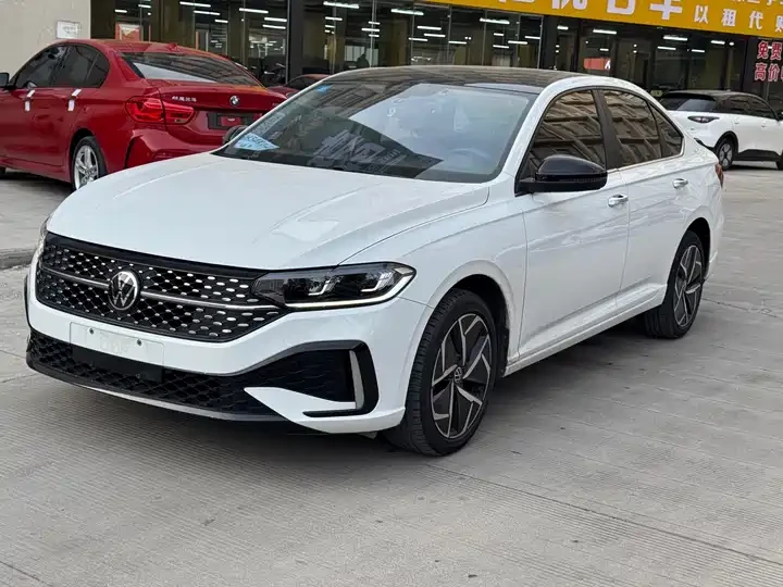Немецкий надежный седан! VW Lavida — динамика, комфорт и богатая комплектация.