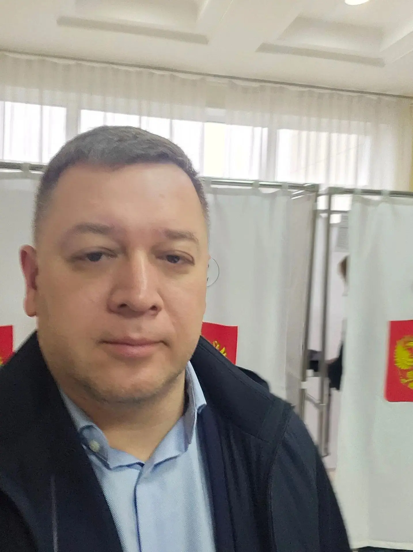Сегодня с самого утра заглянул на избирательный участок. Проголосовал.