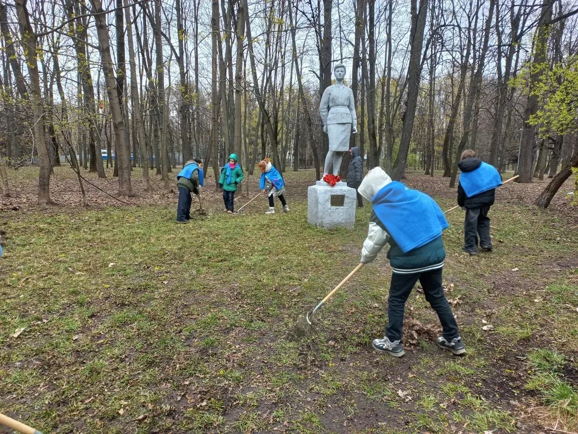 🔥 30 апреля ребята волонтёрского отряда «Школа Лидера»  приняли участие в  мемориально-патронатной а