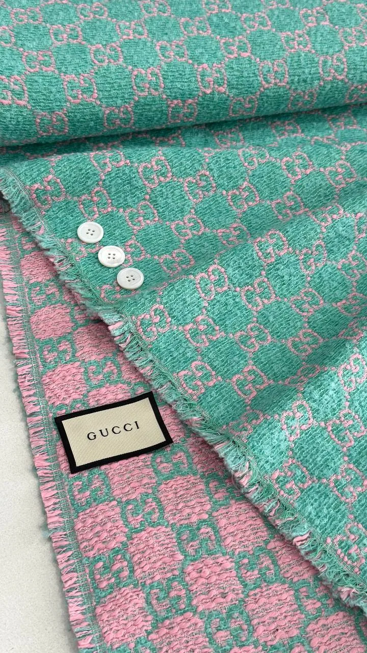 Эксклюзивно! Твид со стока Gucci, тактильно-нежное тёплое облако, в составе 22% кашемир...