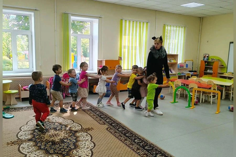В разновозрастной группе «Одуванчики» состоялось мероприятие, посвященное Правилам доро...