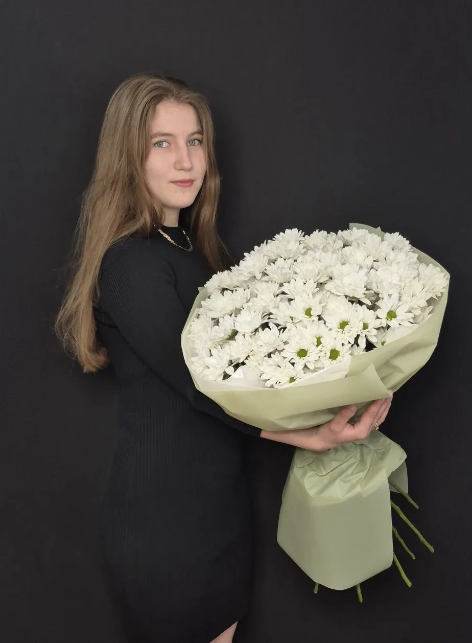 🌼 «Скромная леди» - букет из кустовой хризантемы.