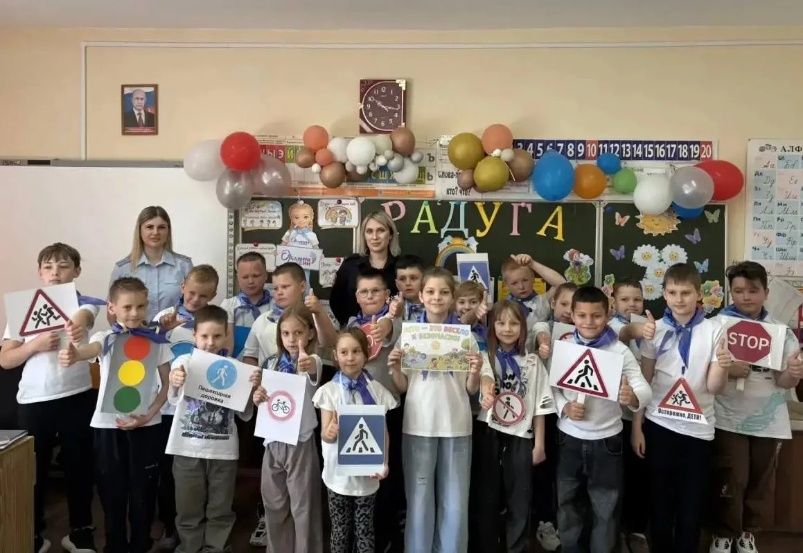 Пусть лето будет безопасным!

Даже во время летних каникул полицейские не прекращают вести профилакт