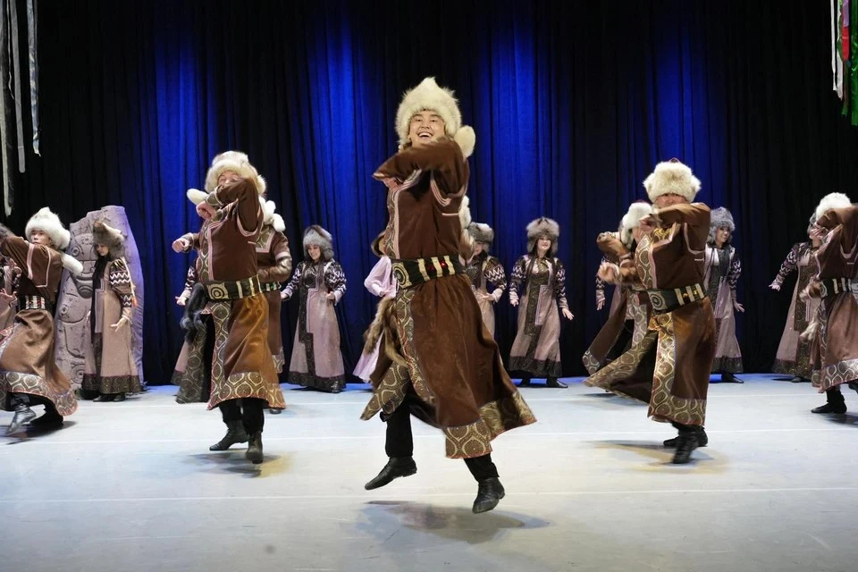 ✨ В Луганске представили уникальное хакасское шоу «Золотая кукушка»  Впервые в Донбассе показали хай