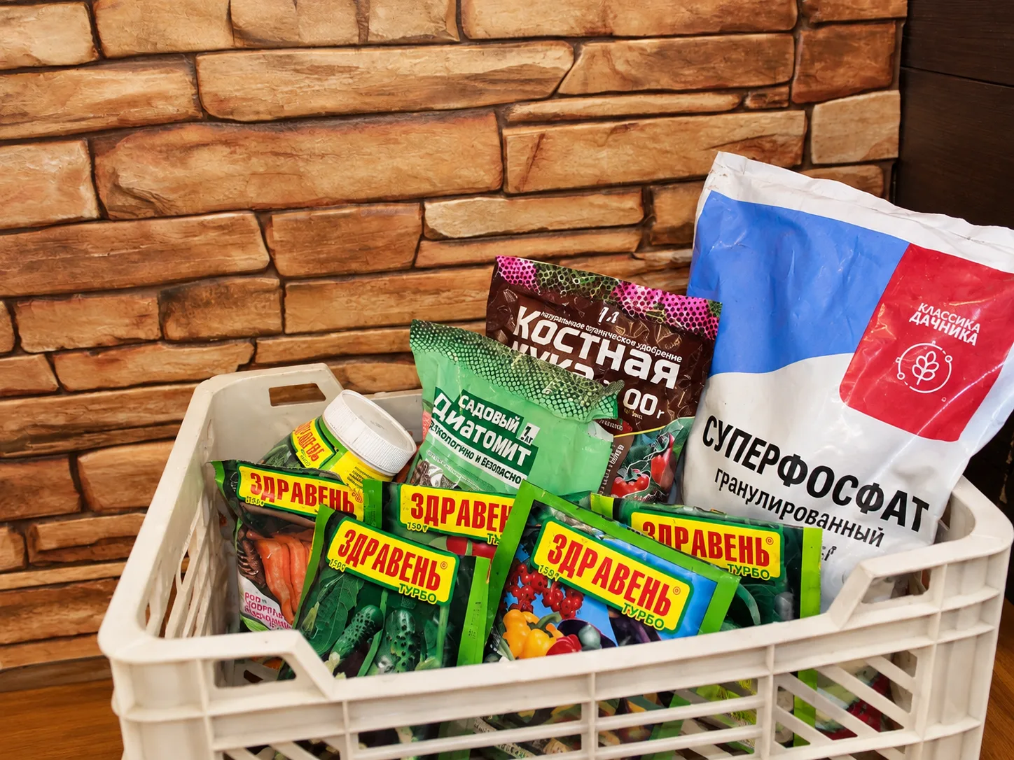 Хотела бы поделиться опытом и немного рассказать про хранение удобрений зимой на даче