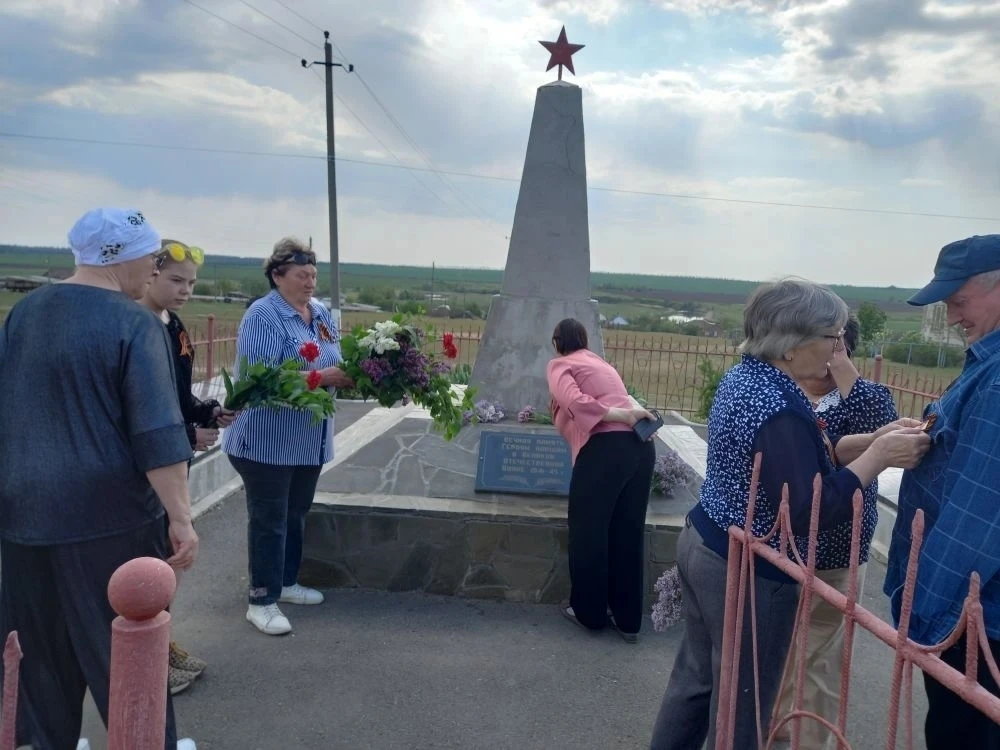 9 мая возложение цветов к памятникам воинам, павшим в Великой Отечественной войне, — эт...