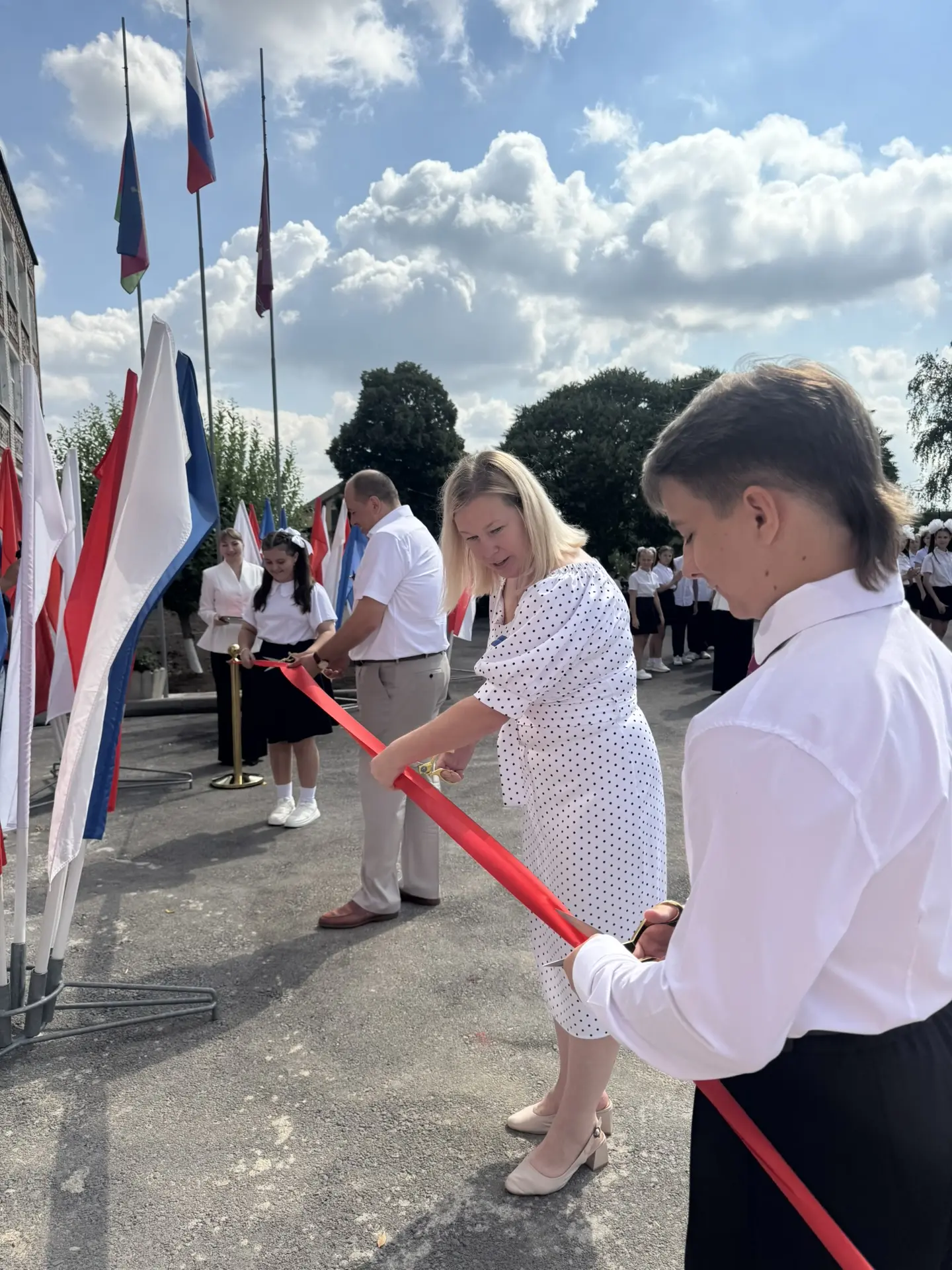 Перерезание ленточки 🎉