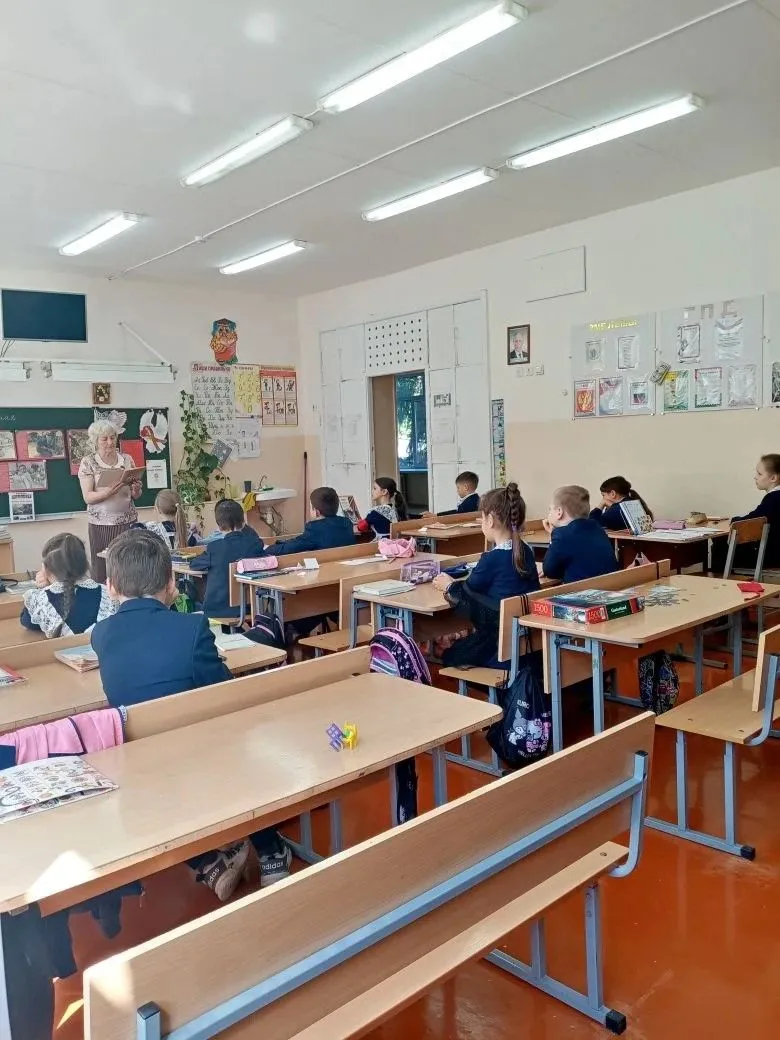 📚🕊️ Читаем детям о Великой Отечественной войне Учащиеся 2Г класса присоединились к акции «Читаем дет