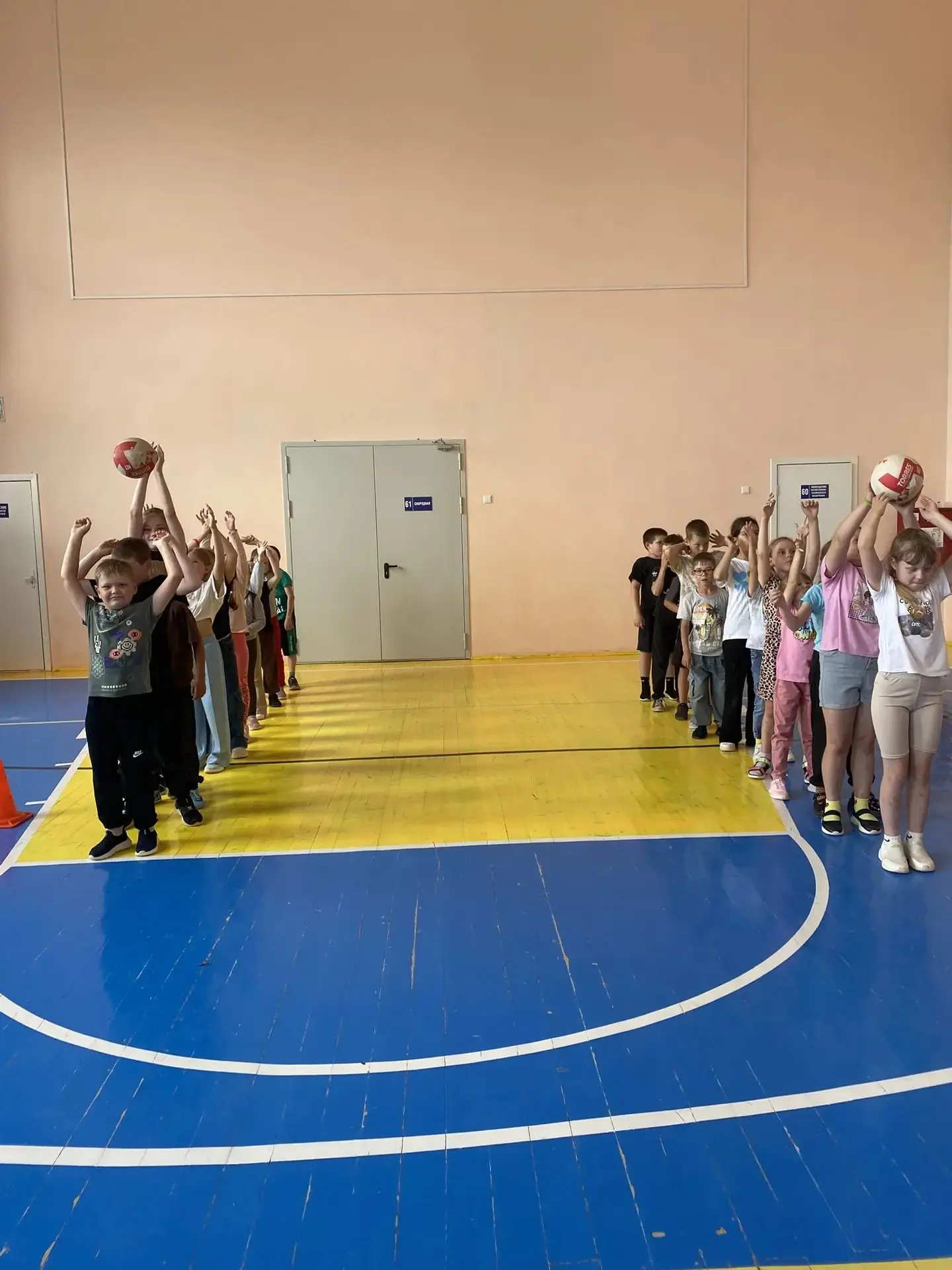 Спорт любить- здоровым быть! 🏃🏼‍♀️ 🏃🏻‍♂️ 

Здоровье - главная ценность человека. Вырастить ребен