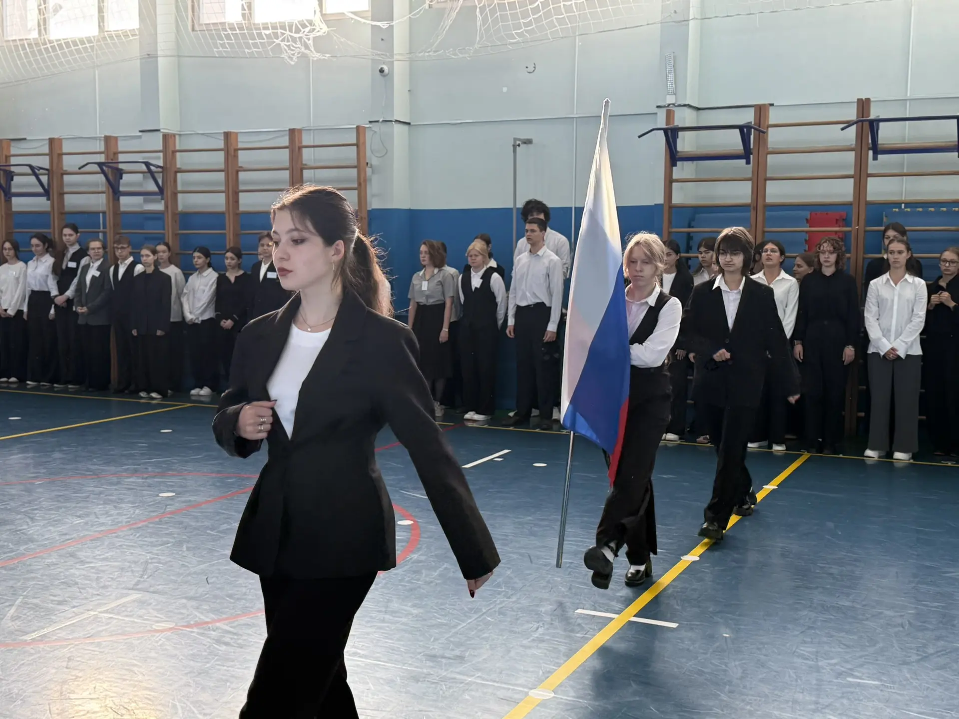 Сегодня в нашей школе по традиции прошла торжественная церемония вноса Государственного...