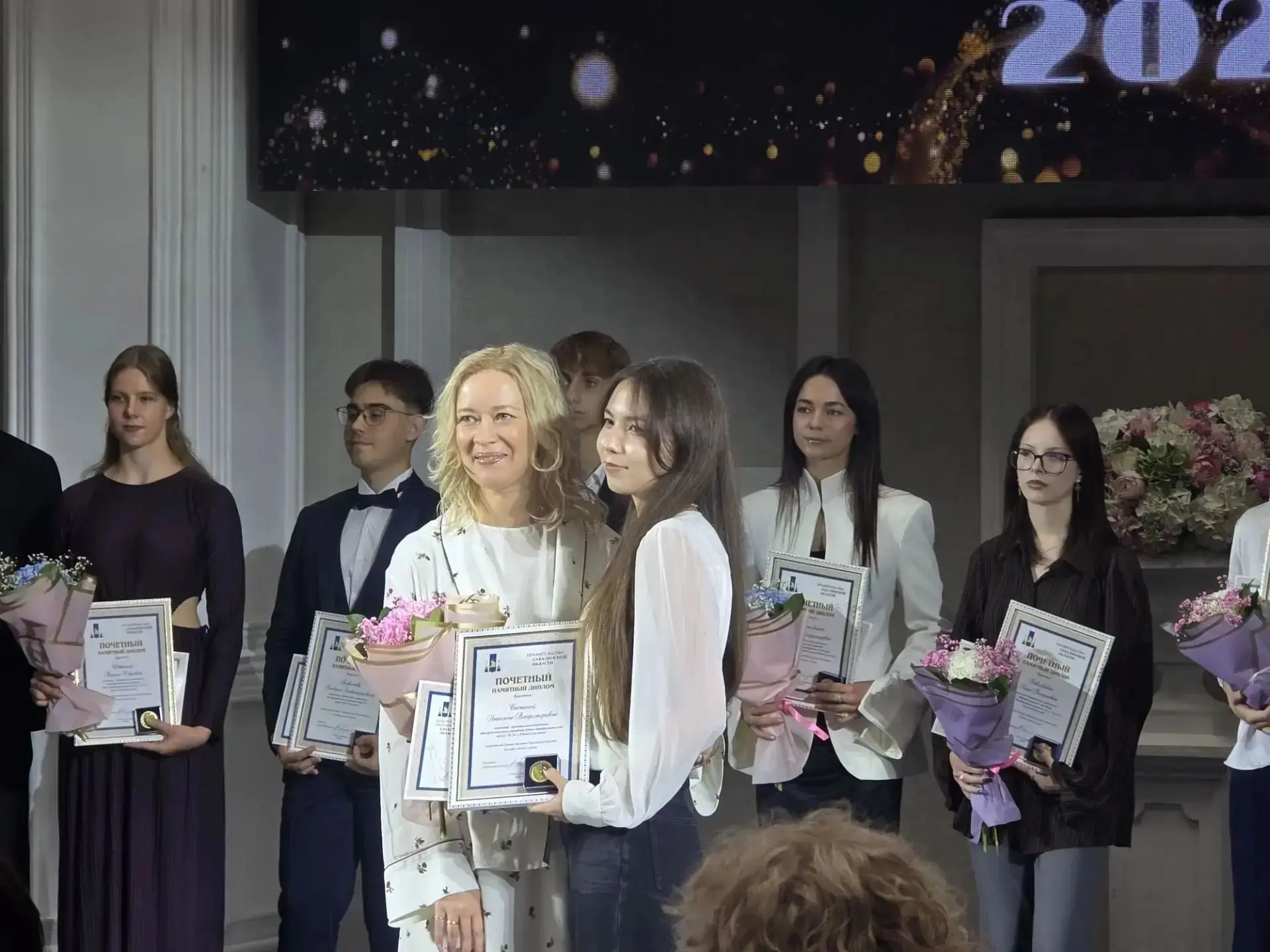 🏅 Отличная учёба — отличные награды!

30 выпускников Южно-Сахалинска получили знаки отличия Сахалин