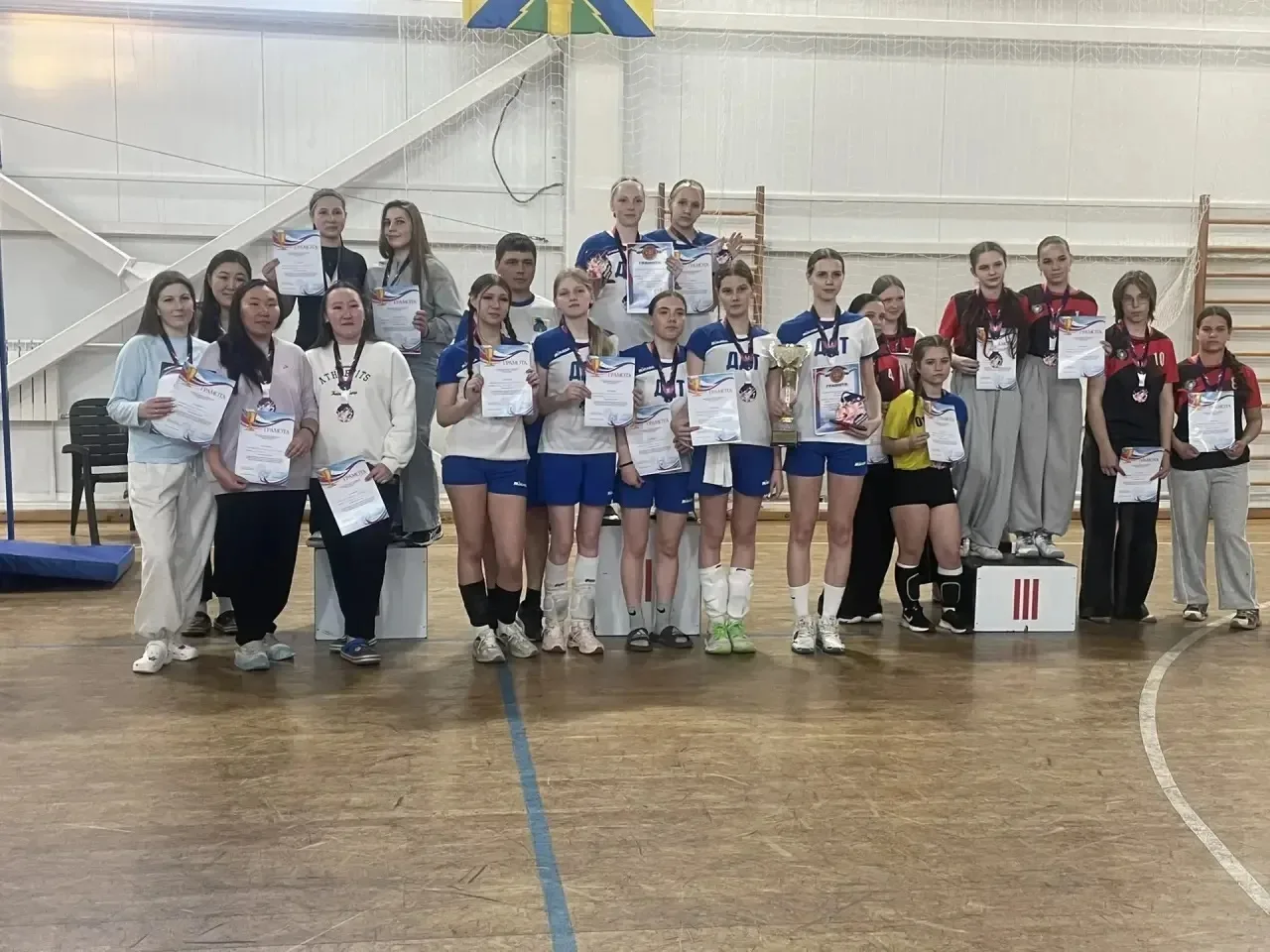Команда волейболисток Дома детского творчества с гордостью заняла 3-е место на соревнов...