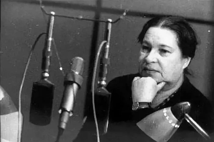 В течение 8 лет (с 1965 по 1973 годы) Барто вела на радиостанции «Маяк» радиопередачу «Найти человек
