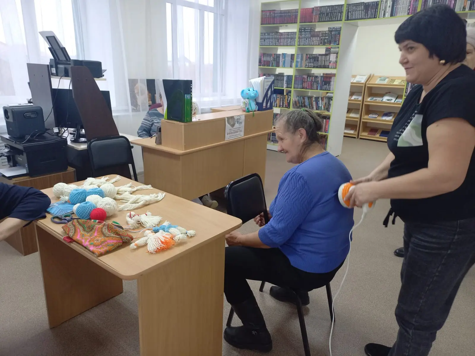 Информирование граждан по услугам Центра социального обслуживания населения.