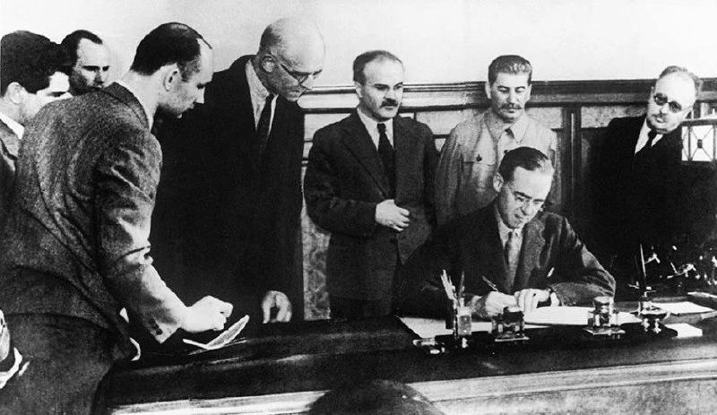 29 сентября 1941 года началась важнейшая встреча СССР, США и Великобритании, где соглас...
