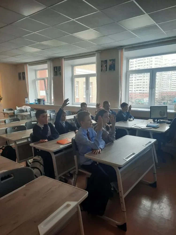 🇷🇺✨ В 5И классе прошёл классный час, посвящённый 2026 году — Году единства народов России! 🌍💫Россия 