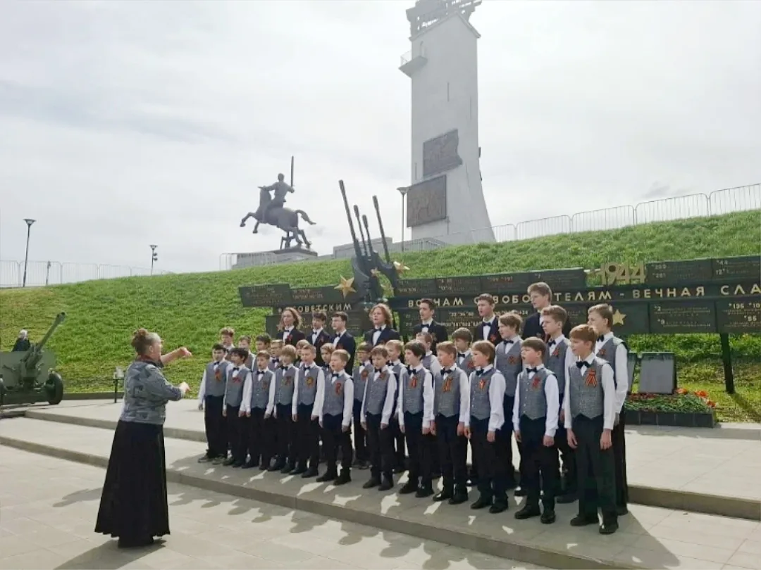 🇷🇺🕊️ 9 мая торжественные праздничные мероприятия всегда оставляют след в душах людей...