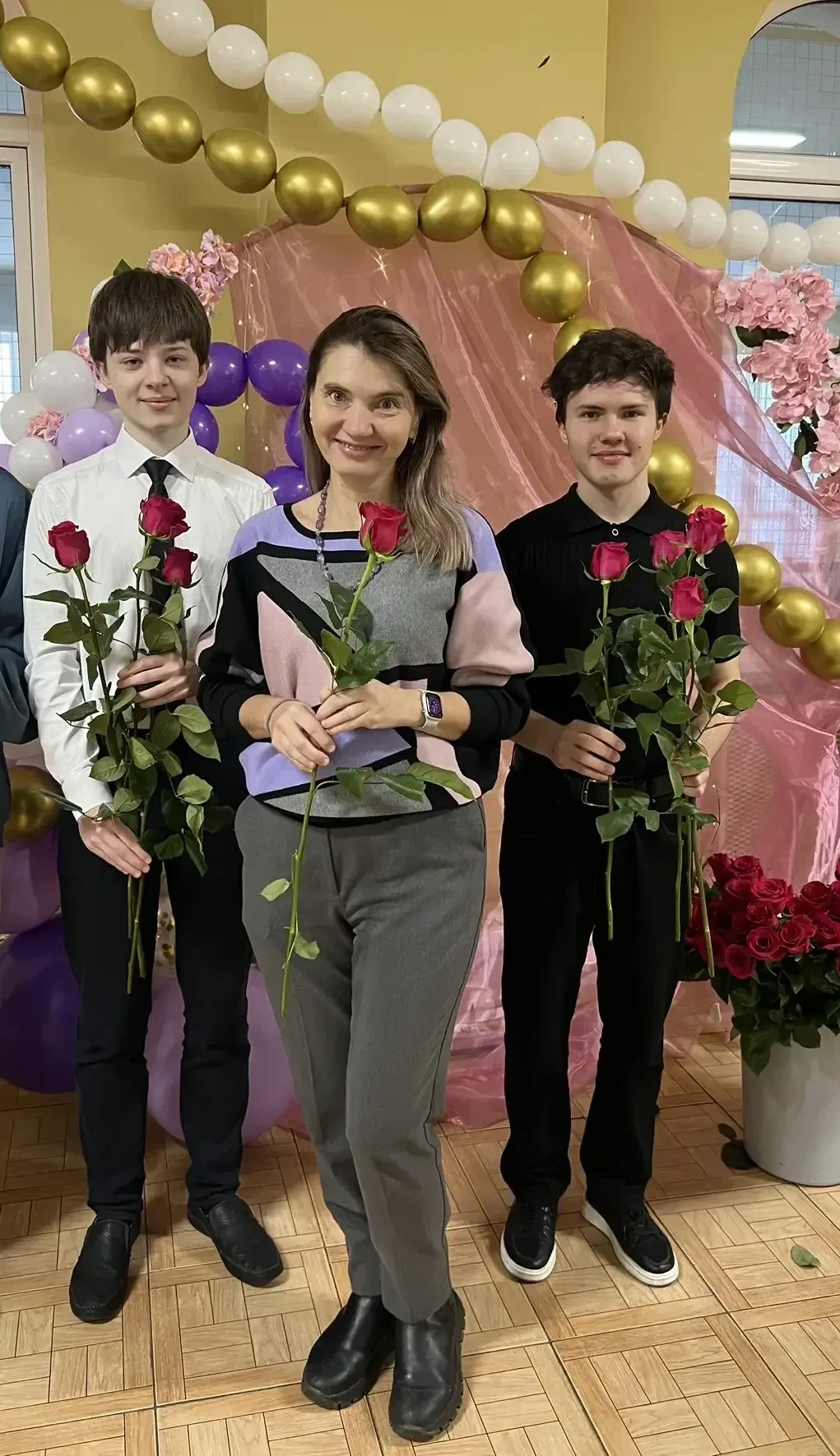 Весна в школе 🌷  Сегодня с самого утра наша школа окунулась в необычайно эмоциональную атмосферу нас