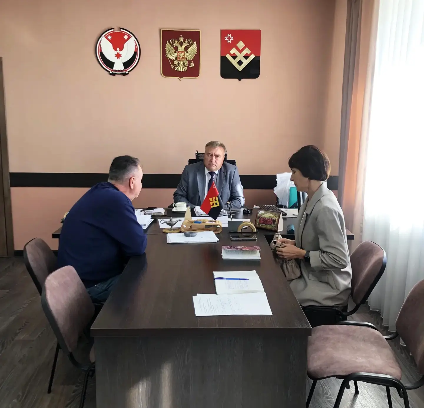 Вчера провёл очередной еженедельный приём граждан. В ходе встречи были рассмотрены вопр...