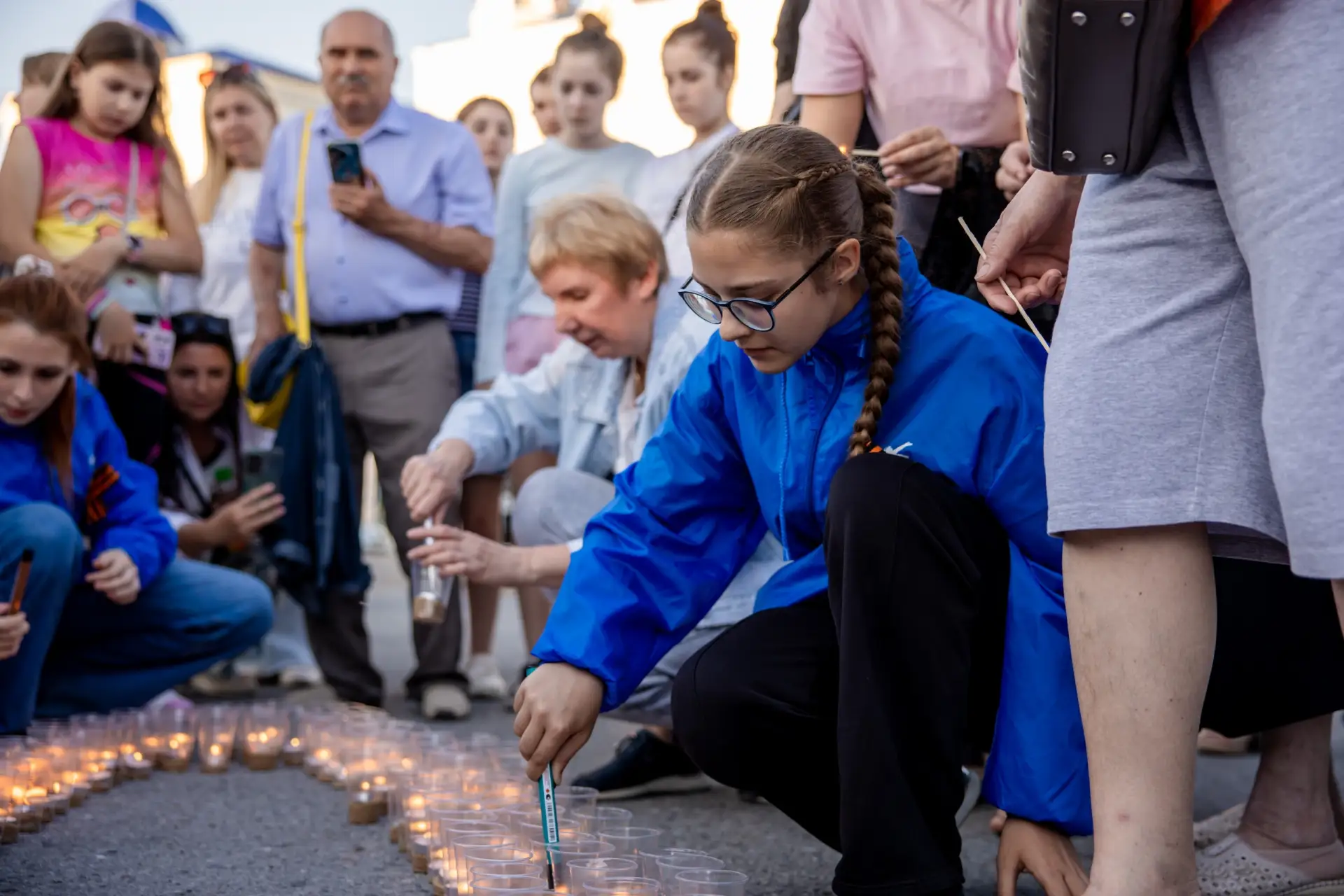 🕯 МЫ ПОМНИМ

Сегодня на Красной площади Ельца состоялась трогательная акция «Огненные картины войны
