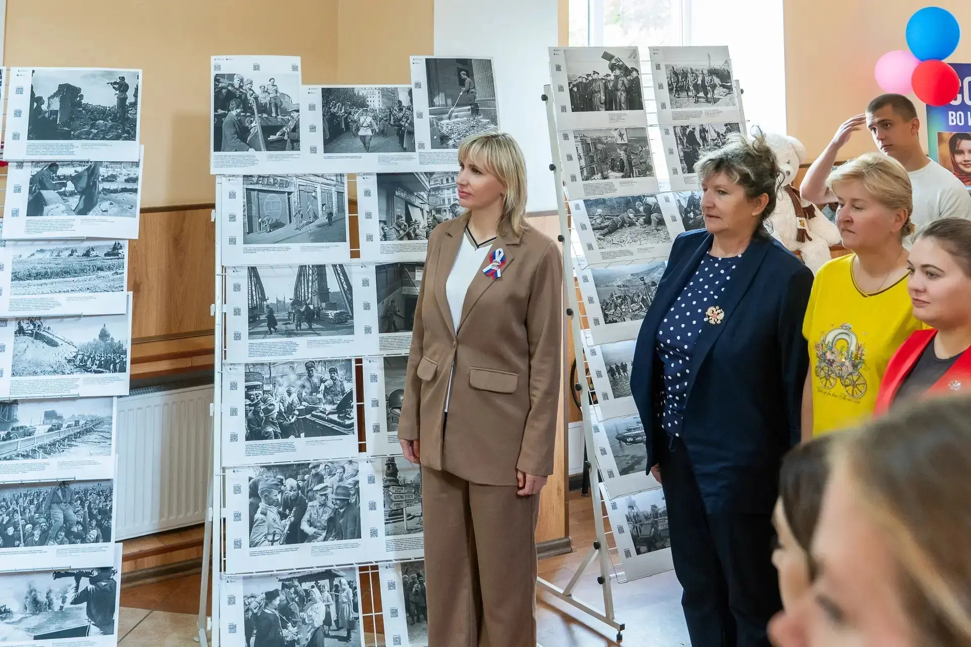 В АГПУ открылась выставка с уникальными архивными фотографиями времен войны

В преддверии Дня России