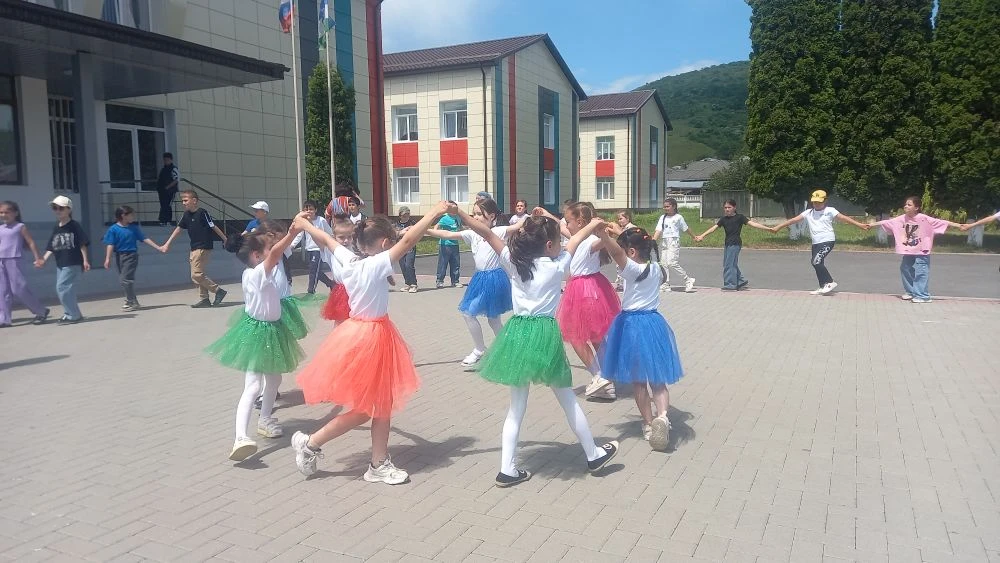 Летний пришкольный лагерь — первый день! ☀️

4 июня в МКОУ СОШ с.п. Аушигер стартовала смена летнего