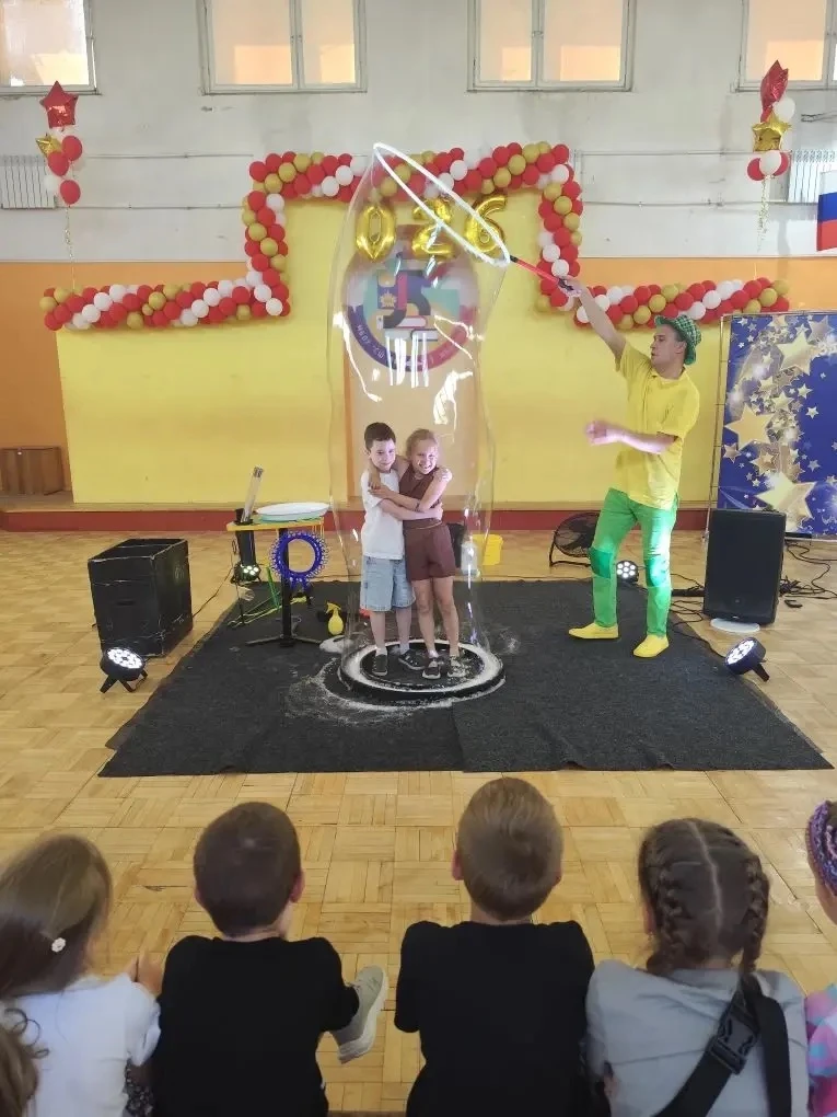 ✨ Мыльные чудеса в лагере «Солнышко»! ✨

На днях наша обычная смена превратилась в настоящую феерию!
