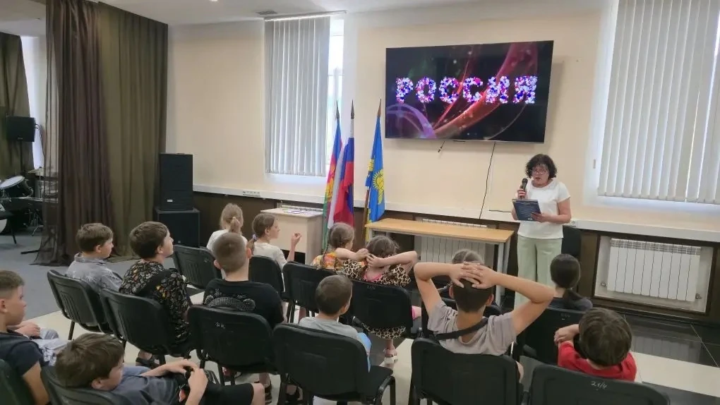 🇷🇺В преддверии Дня России в Доме культуры с. Варваровка для детей, посещающих досуговую площадку «