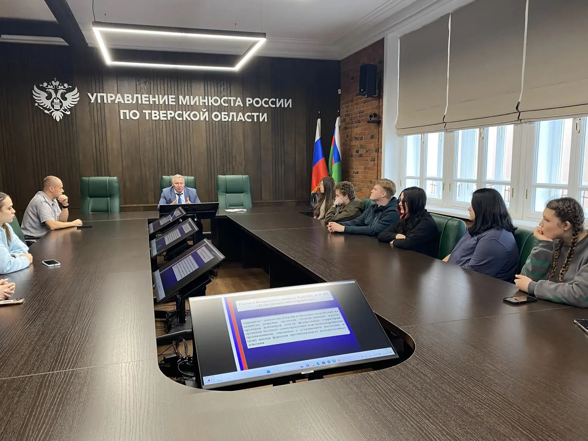 Сотрудник УФСИН России по Тверской области рассказал студентам о противодействии идеоло...